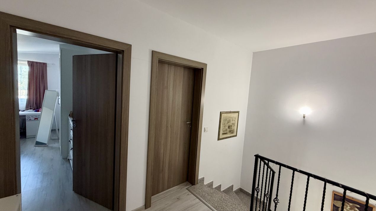 Casa de vânzare în Tunari – 3 dormitoare, curte proprie și 2 locuri de parcare – fotografia 9 din 18