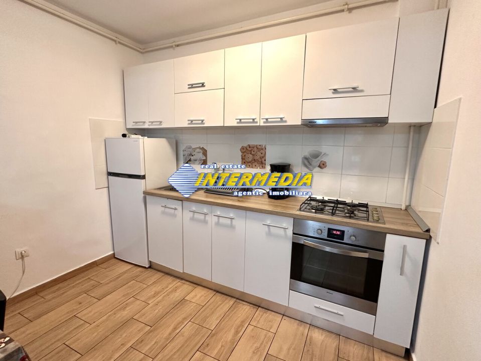 APARTAMENT 3 CAMERE I BLOC NOU I CETATE I CURTE PROPRIE I PARCARE I – fotografia 3 din 14