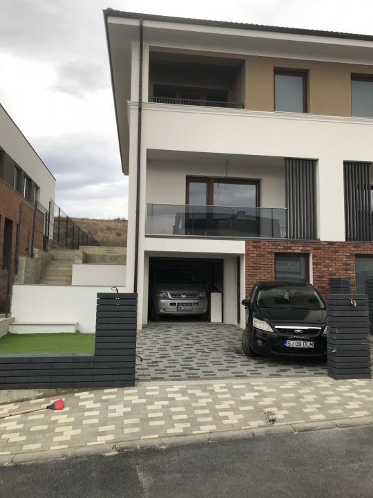 Duplex, 150 mp utili, teren 319 mp, garaj | Voroneț – Iris – fotografia 1 din 6