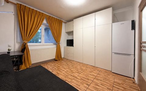 Apartament 1 camera, renovat si utilat complet, etaj 4-Lunei