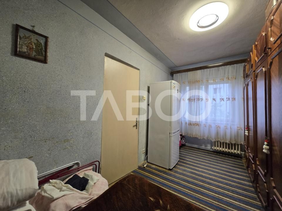 Apartament 2 camere de vanzare etaj intermediar 36mp zona Vasile Aaron – fotografia 11 din 12
