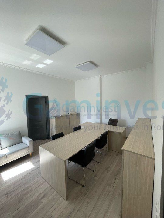 Spatiu de birou de inchiriat in Oradea, cu 3 camere, zona centrala – fotografia 1 din 8