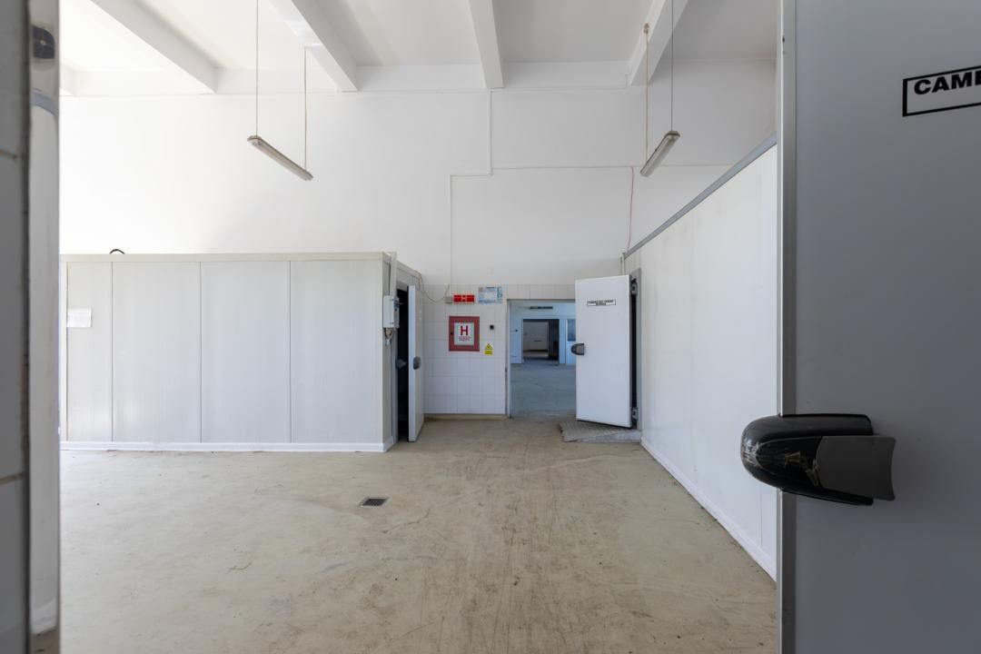 Proprietate de vânzare pentru investiție–teren 3874mp+construcții 989mp, Bacău – fotografia 41 din 47