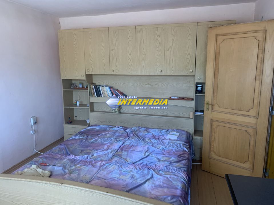 Casa de vanzare 5 camere teren aferent 1410 mp cu toate utilitatile zona Oarda – fotografia 4 din 33
