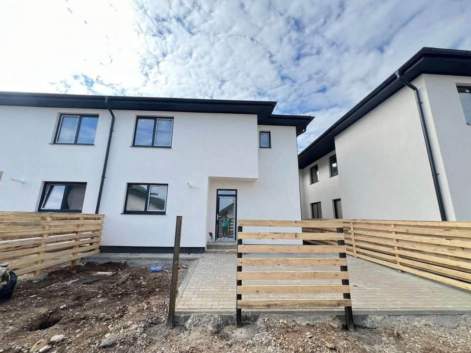 Casa-Duplex-4 camere-2 bai-110mp-Teren 250mp-Izvor-Tarlungeni – fotografia 1 din 17