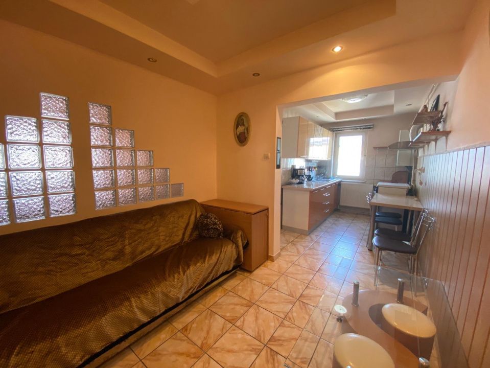 Apartament 2 camere I decomandat I Cetate I vedere panoramică I mobilat I – fotografia 11 din 12