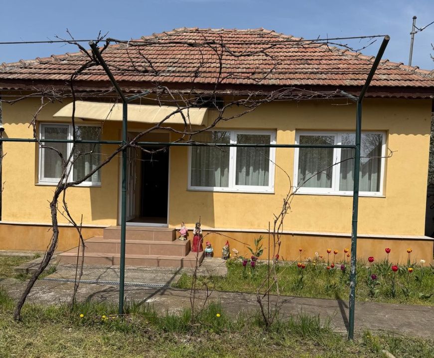 Casa 2 camere, teren 1090 mp, localitatea Pielesti – fotografia 1 din 5