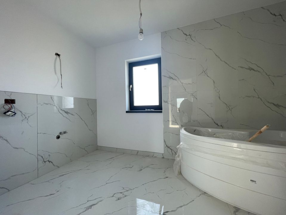 Duplex 3 camere separat prin baie Mosnita Noua – fotografia 10 din 12
