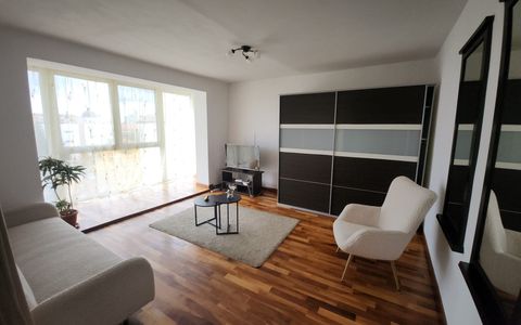 De închiriat - Apartament 3 camere - Str Nicolae Iorga