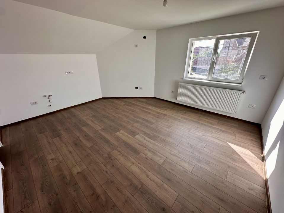 CASA DE VANZARE I 246 MP UTILI I TEREN 446 MP I COMPARTIMENTATA IN 5 APARTAMENTE – fotografia 23 din 28