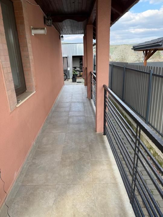Casă de vânzare 4 camere, 100 mp utili, teren 400 mp, complet mobilată și utilat – fotografia 5 din 16