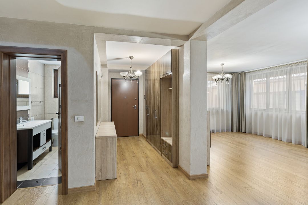 Vila spațioasă 5 camere, 5 băi, Garaj 2 mașini, Zona Primo – poziție excelentă – fotografia 8 din 31
