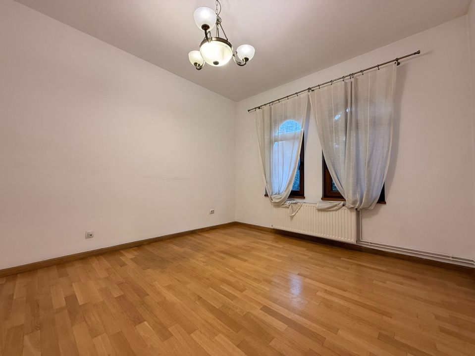 Vila individuală Decebal/ Piata Alba Iulia/ 5 camere/ curte/  ideal birou – fotografia 4 din 20