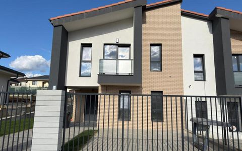 Casă modernă P+E | 120 mp utili | 355 mp teren | Panouri fotovoltaice |