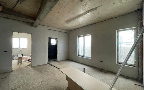 Duplex 5 camere despartit prin garaj - Mosnita Noua