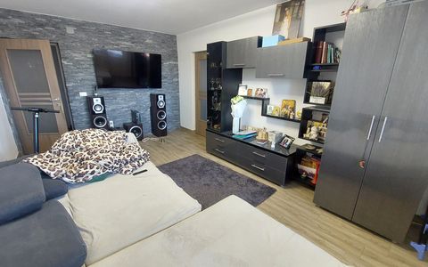 Apartament doua camere semidecomandat, 56 mp, Craiovita zona Triaj