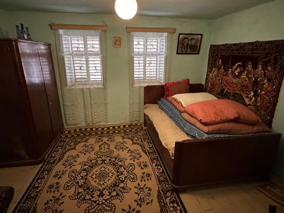 OKAZIE! Casa in Cricau 3 Camere 1300 mp. Curte Teren Fantana Utilitati Asfalt – fotografia 5 din 32