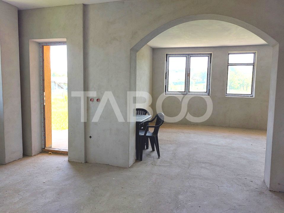Casa de vanzare cu teren 2000 mp 5 camere  Sura Mare Hamba Sibiu – fotografia 6 din 37
