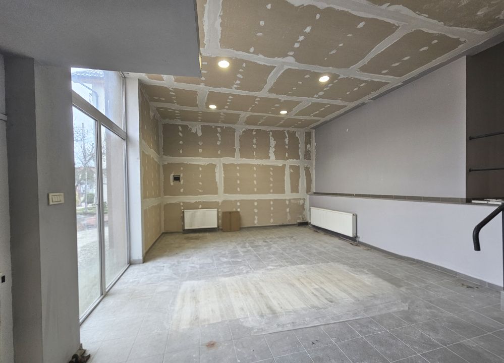 Spatiu comercial cu inaltime mare si curte proprie in Manastur – fotografia 3 din 12