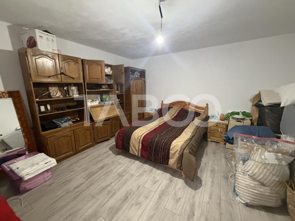 Casa cu potential de investite 8 camere 392 mpu teren 5724 m Gura Vaii – fotografia 9 din 16
