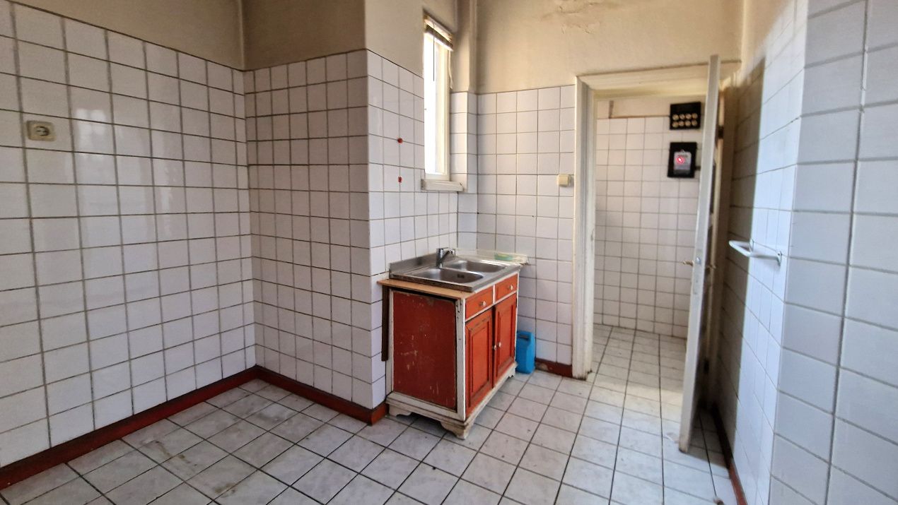 Vila cu curte de vanzare ULTRACENTRAL - 442.7 mp, 72 mp curte libera, 2 garaje – fotografia 13 din 19
