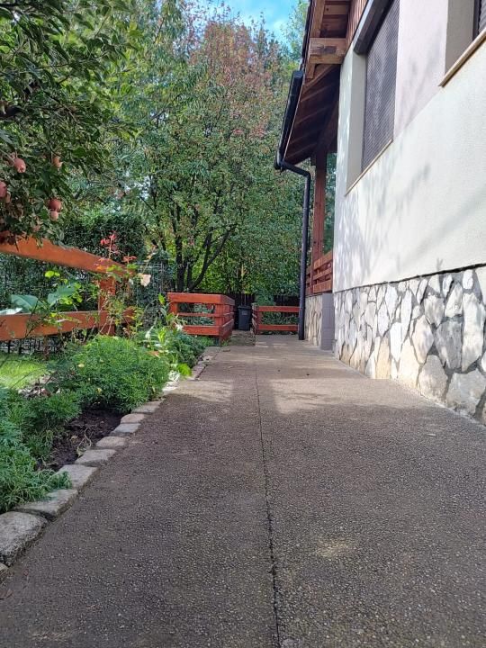 Vilă exclusivistă de vânzare în Iași – 450 mp utili și teren de 2.000 mp – fotografia 5 din 23