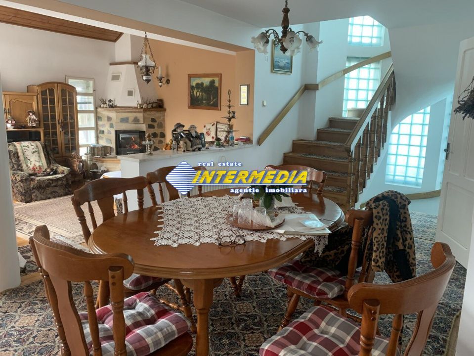 Vanzare Casa S+P+E in Alba Iulia Zona Cetate Skit finisata mobilata teren 800 mp – fotografia 3 din 26