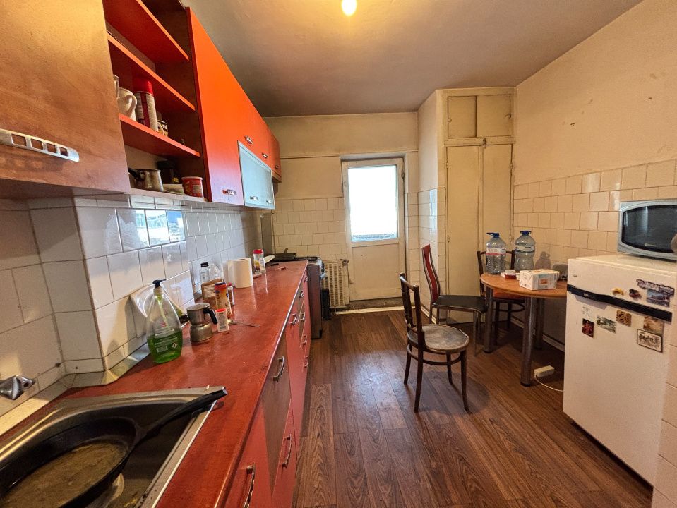 Apartament 3 camere, decomandat, 80 mp, Calea Bucuresti, zona McDonald's – fotografia 4 din 8
