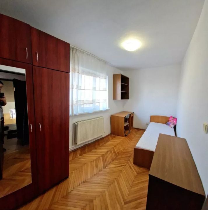 Inchiriez apartament CETATE - 3 camere plus living cu bucatarie – fotografia 5 din 6
