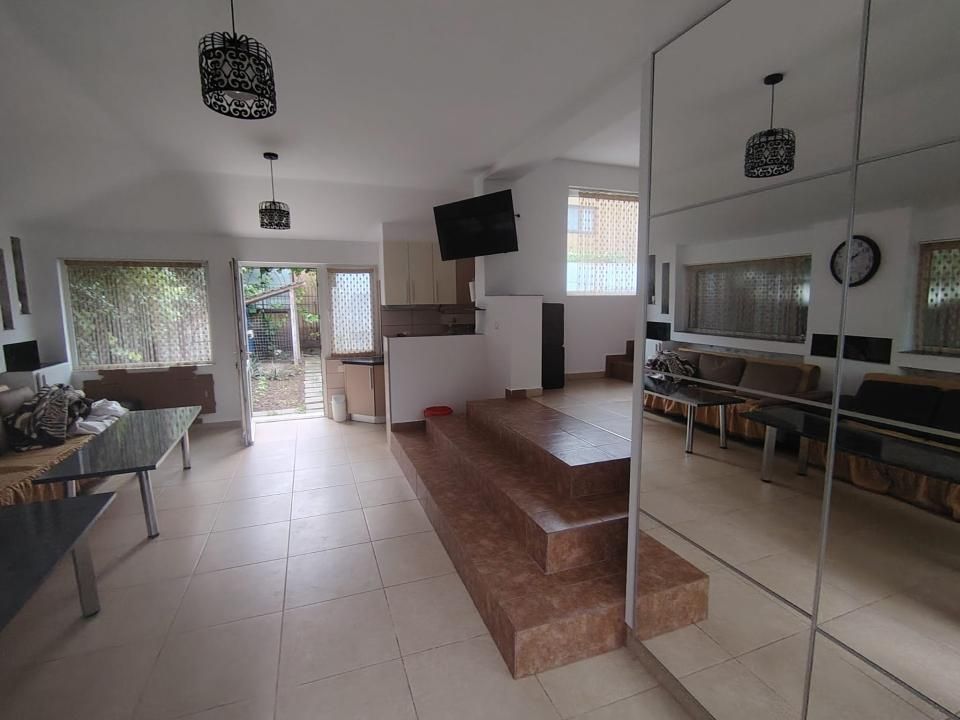 Vilă premium de vânzare/ închiriere | Str. Gimnaziului, Târgoviște, 7 camere – fotografia 1 din 10