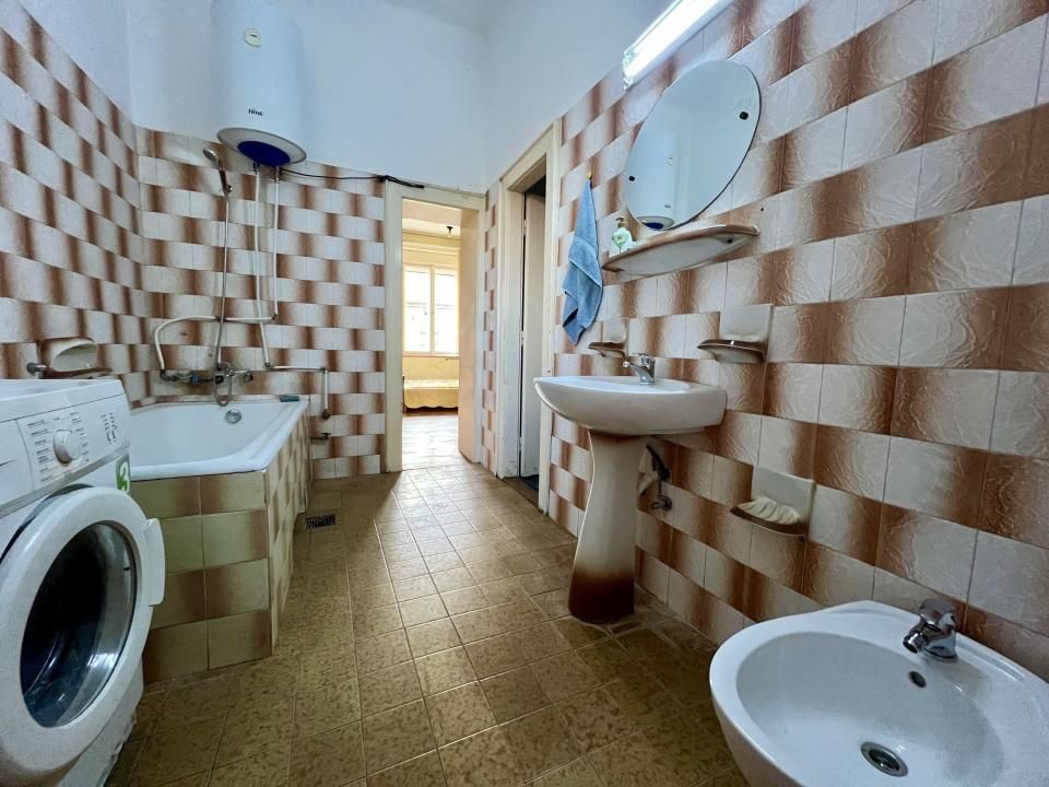 Apartament 4 camere, circular, 126 mp utili, etaj 1 - Zona Balcescu – fotografia 11 din 12