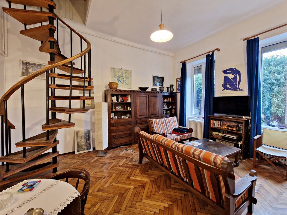 Casa veche renovata, parter+mansarda, curte proprie, Foisorul de Foc – fotografia 1 din 32