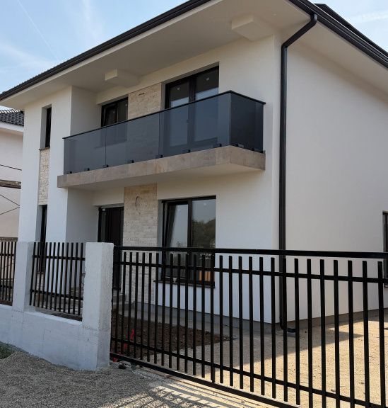 CASĂ NOUĂ I 120 MP I Cetate zona rezidențială I finisată la cheie I – fotografia 1 din 31