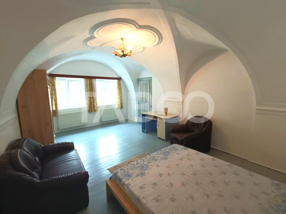 Apartament la casa 3 camere 70 mpu utili in apropiere de Piata Cibin – fotografia 3 din 10