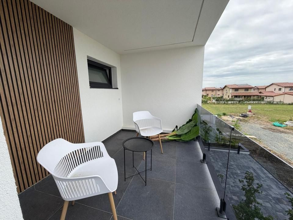 Triplex in Sacalaz | Finisaje premium | 4 camere | Asfalt | 2 balcoane – fotografia 13 din 15