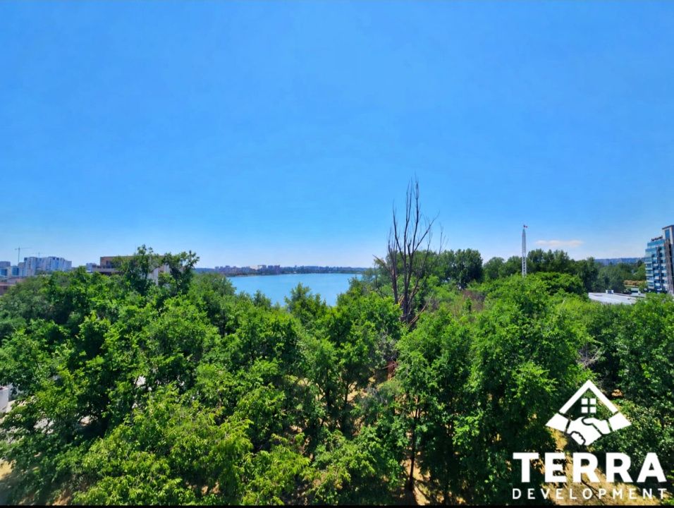 Plaja la un pas. Lacul la fereastră. Acasă începe aici. – fotografia 1 din 31