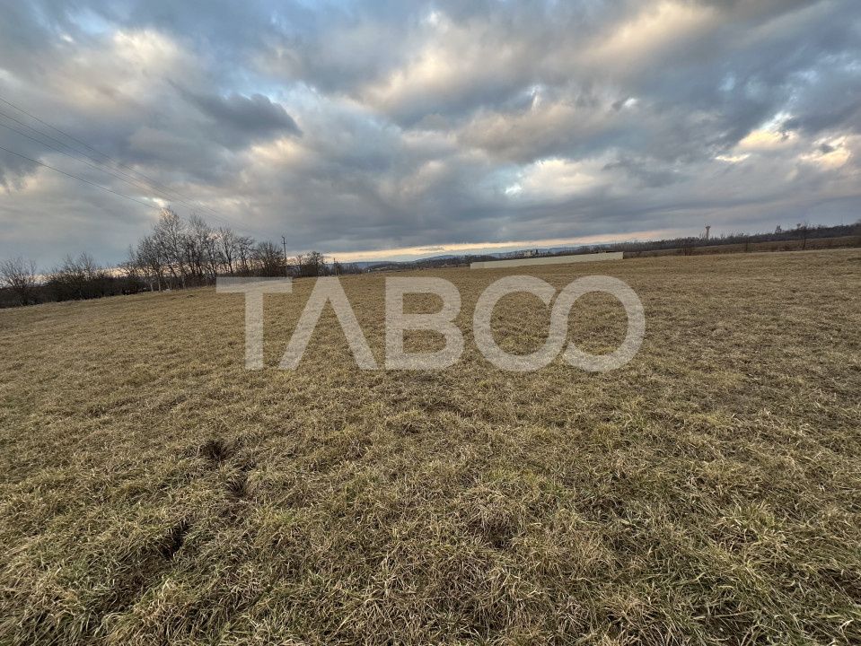 Teren intravilan 1100 mp in Hurez la 2 minute de centrul satului – fotografia 2 din 2
