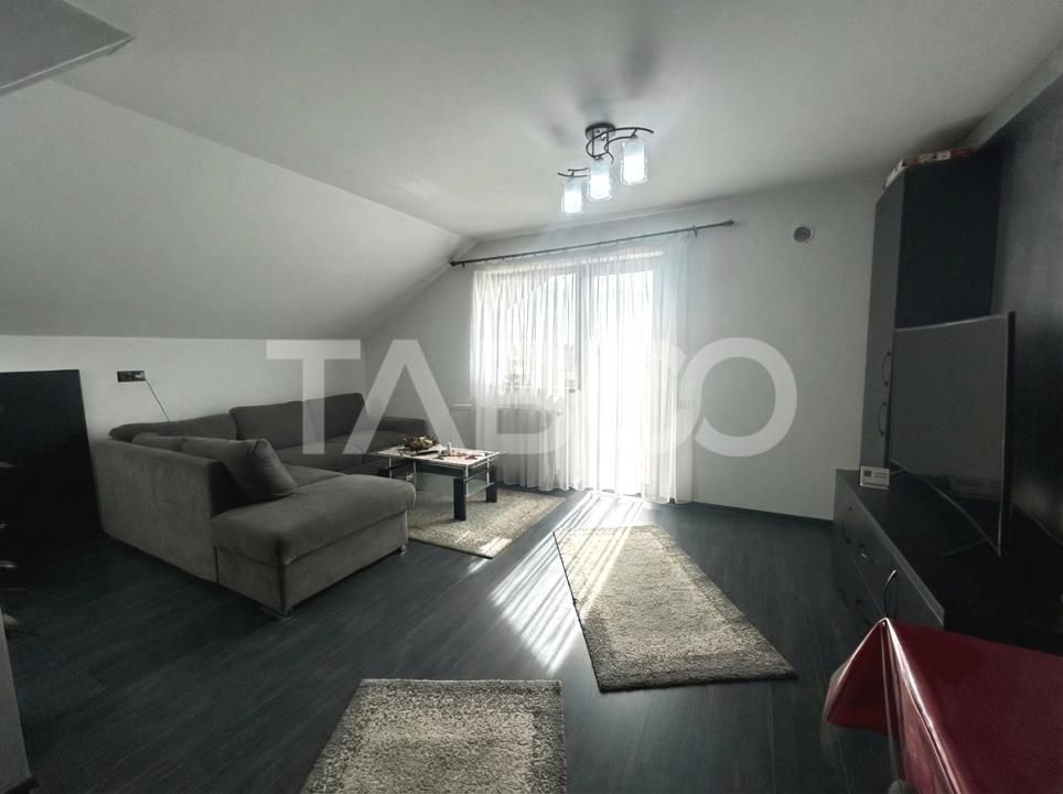 Apartament 3 camere de vanzare decomandat 72 mp zona Brana Selimbar – fotografia 3 din 16