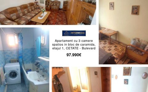 Apartament cu 3 camere spatios in bloc de caramida, etajul 1,  CETATE - Bulevard
