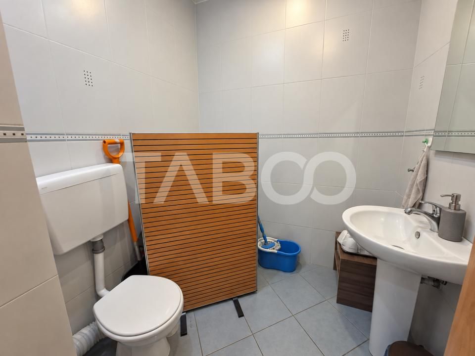 Spatiu birouri de inchiriat renovat modern 50 mp in Sibiu zona Strand – fotografia 9 din 11
