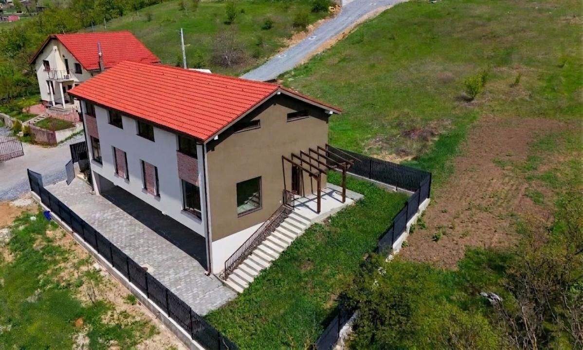 Unitate Duplex, 120 Mp Utili, Cu 2 Garaje, panouri solare – fotografia 2 din 13