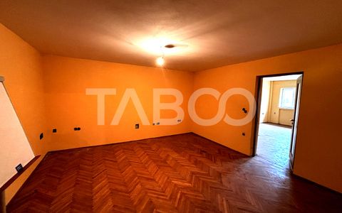 Apartament de vanzare cu 4 camere 110 mp Orasul de Jos Sibiu