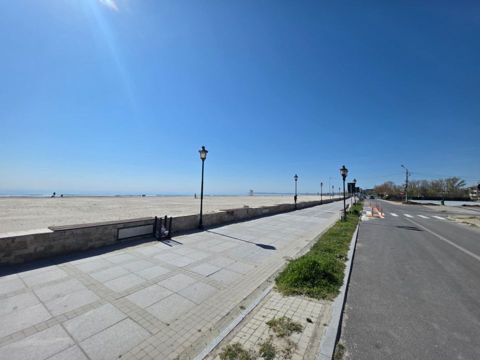 Teren de vanzare in Mamaia Nord la 400m de plaja - Deschidere de 28,4ML – fotografia 1 din 4