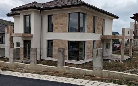 Casa individuala 191 mp cu garaj si terasa, Chinteni