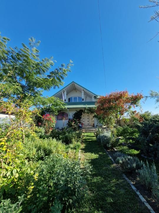 Casă de vânzare  225 mp ,Mărginenii de Sus , DB – fotografia 1 din 20