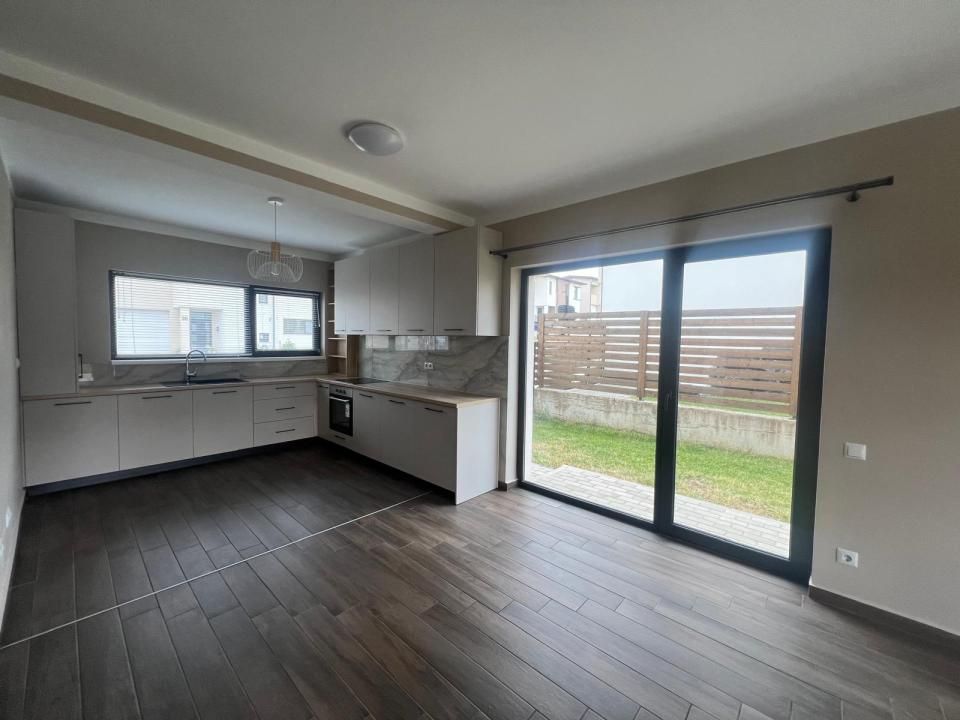 Casa individuala 4 camere, 139 mp, teren 450mp-Dezmir – fotografia 1 din 9