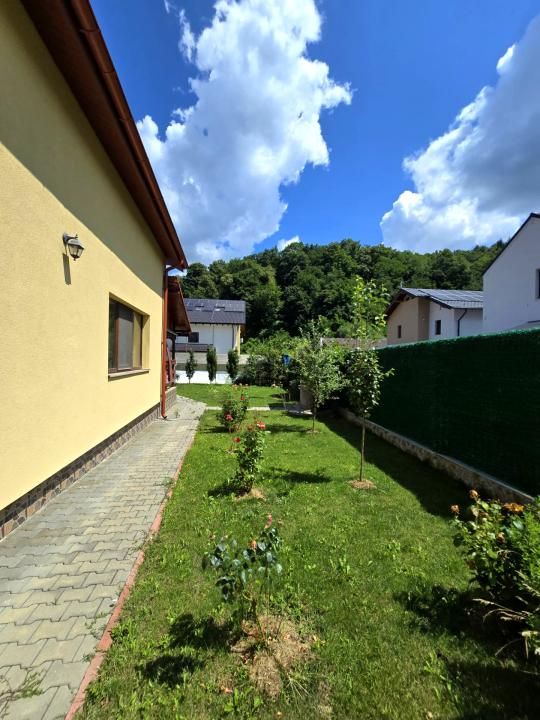 Casă individuală | 5 dormitoare | 230 mp | 700 mp teren | Tăuți Mănăstire – fotografia 3 din 28