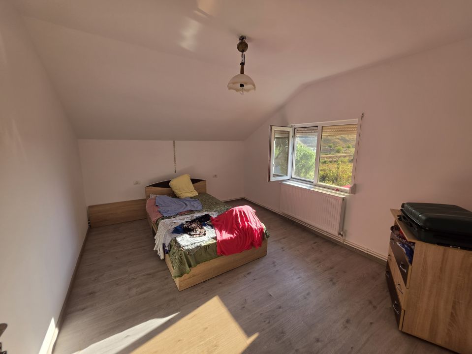Oportunitate! Casa P+M înaltă, 4 camere, mobilata, utilata, Valu lui Traian! – fotografia 10 din 13