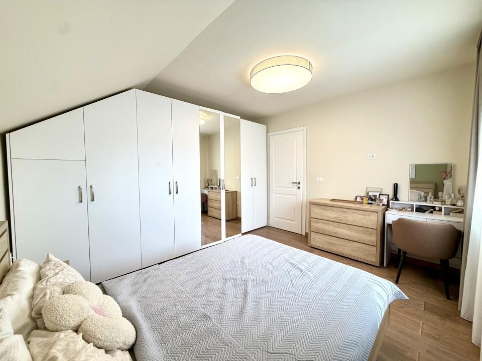 Apartament spatios, 3 camere, pod amenajat, zona centrala Dumbravita – fotografia 5 din 9