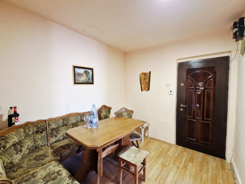 Apartament cu potential, orientare sud-est, 2 balcoane, zona Parang – fotografia 14 din 23